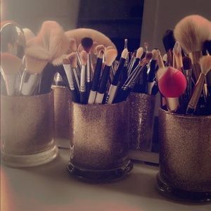 Makeup Brush Holders